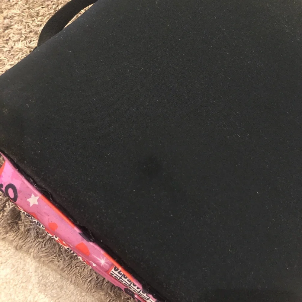 I ❤️ Bingo Pink, armed, black and white chair cushion